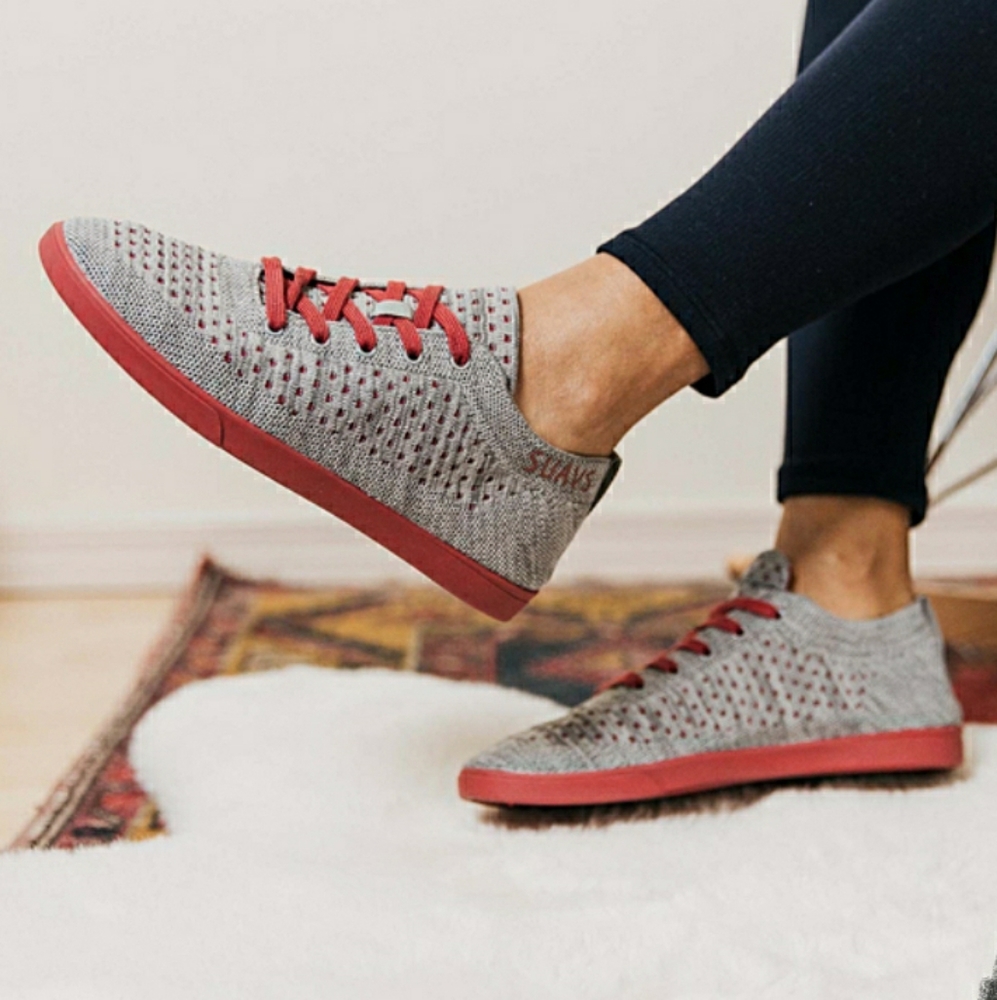 SUAVS | Gray & Red Zilker Sneaker - EUC - Size 7.5